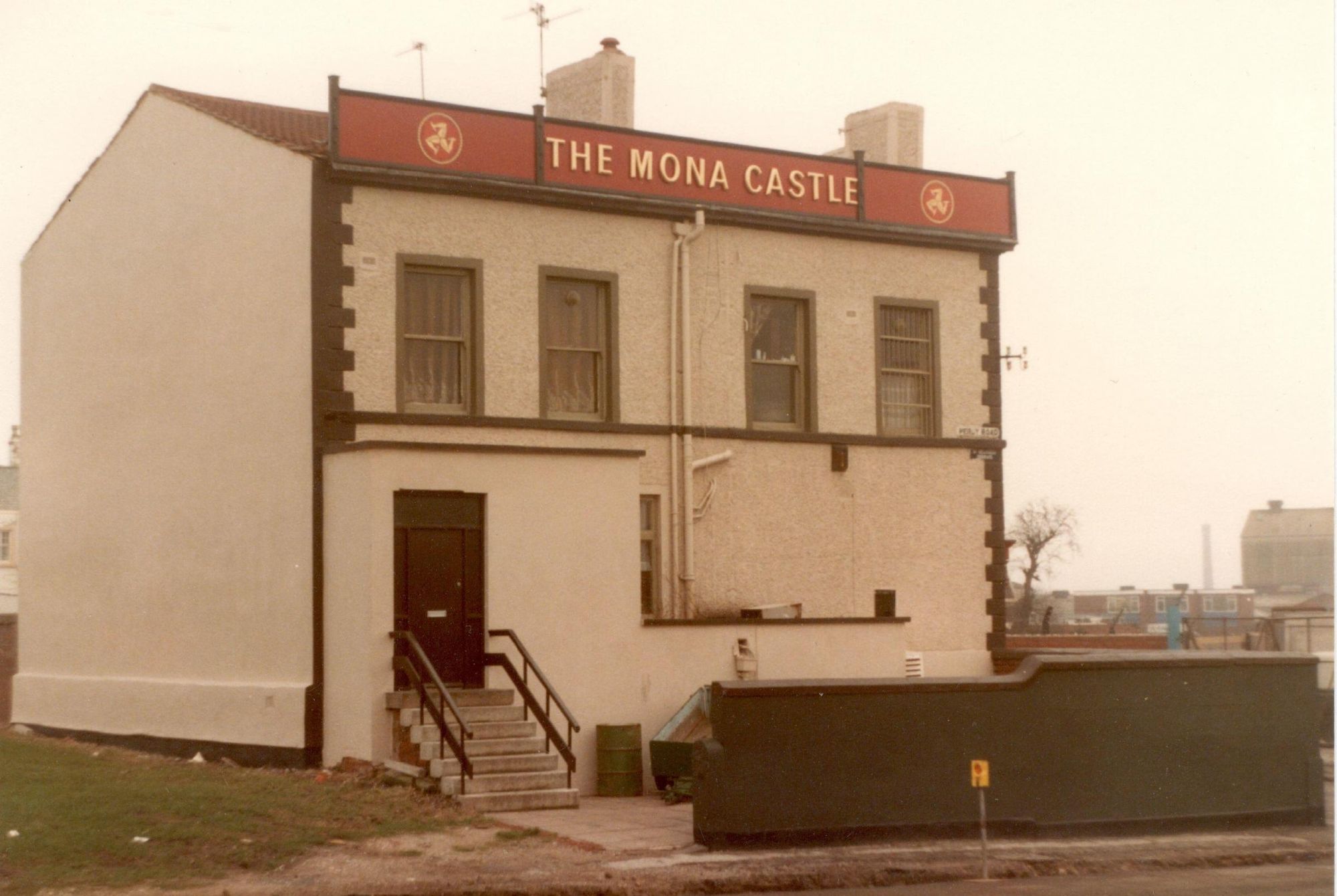 Mona Castle (from back of pub) in the 1980s. Published on 09-05-2018