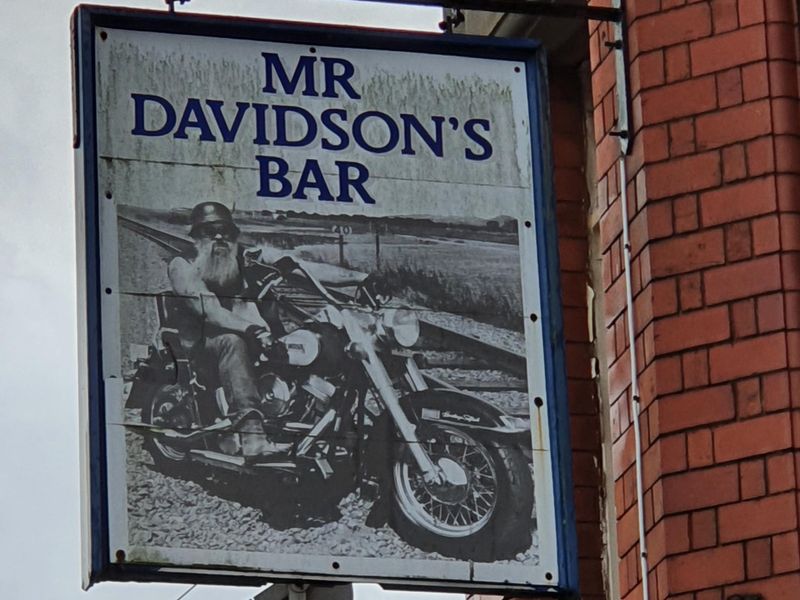 Mr Davidson's Bar Pub Sign. (Sign). Published on 18-12-2020 