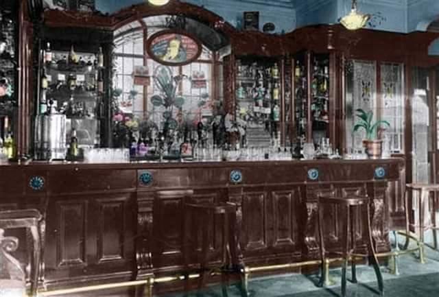 (Pub, Bar). Published on 01-12-2020