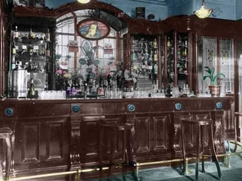 (Pub, Bar). Published on 01-12-2020 