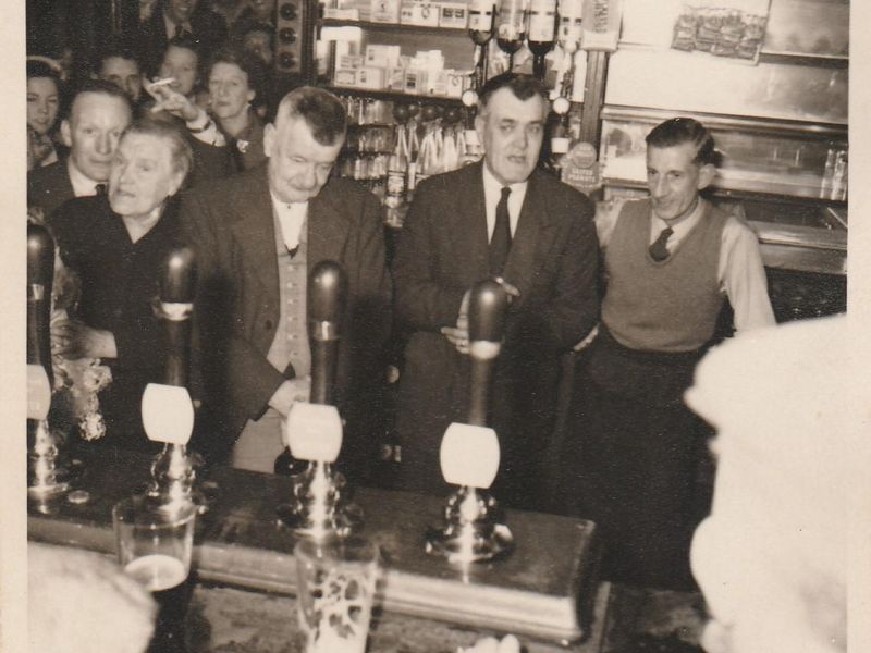 (Bar). Published on 08-05-2020 