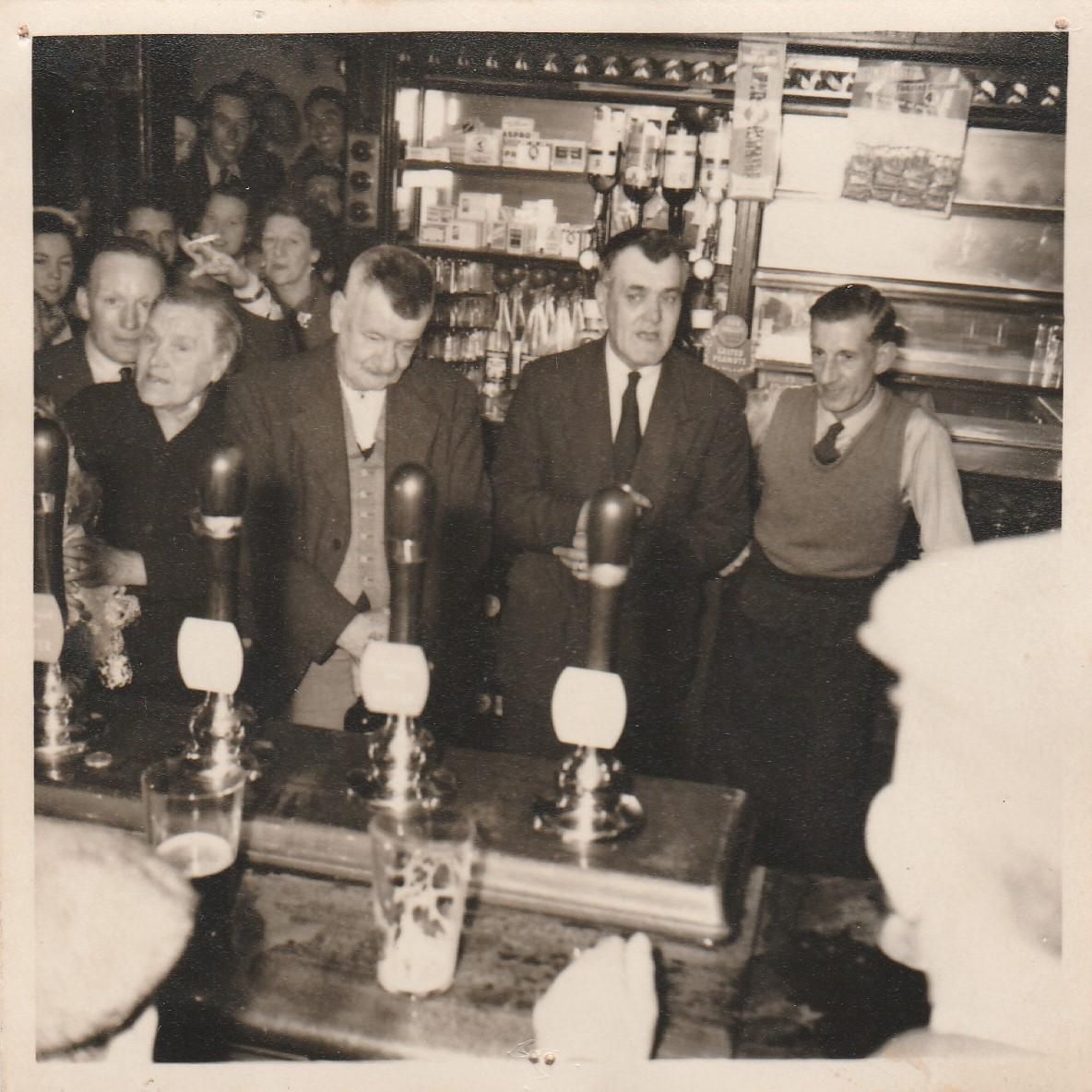 (Bar). Published on 08-05-2020