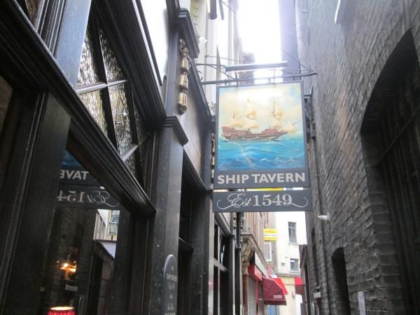 (Pub, External, Sign). Published on 04-07-2013