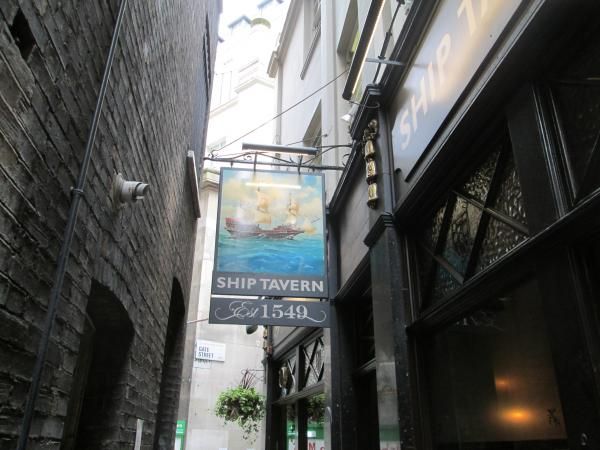 (Pub, External, Sign). Published on 04-07-2013