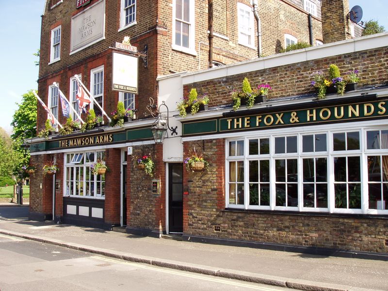 Mawson Arms1. (Pub, External, Key). Published on 20-08-2014