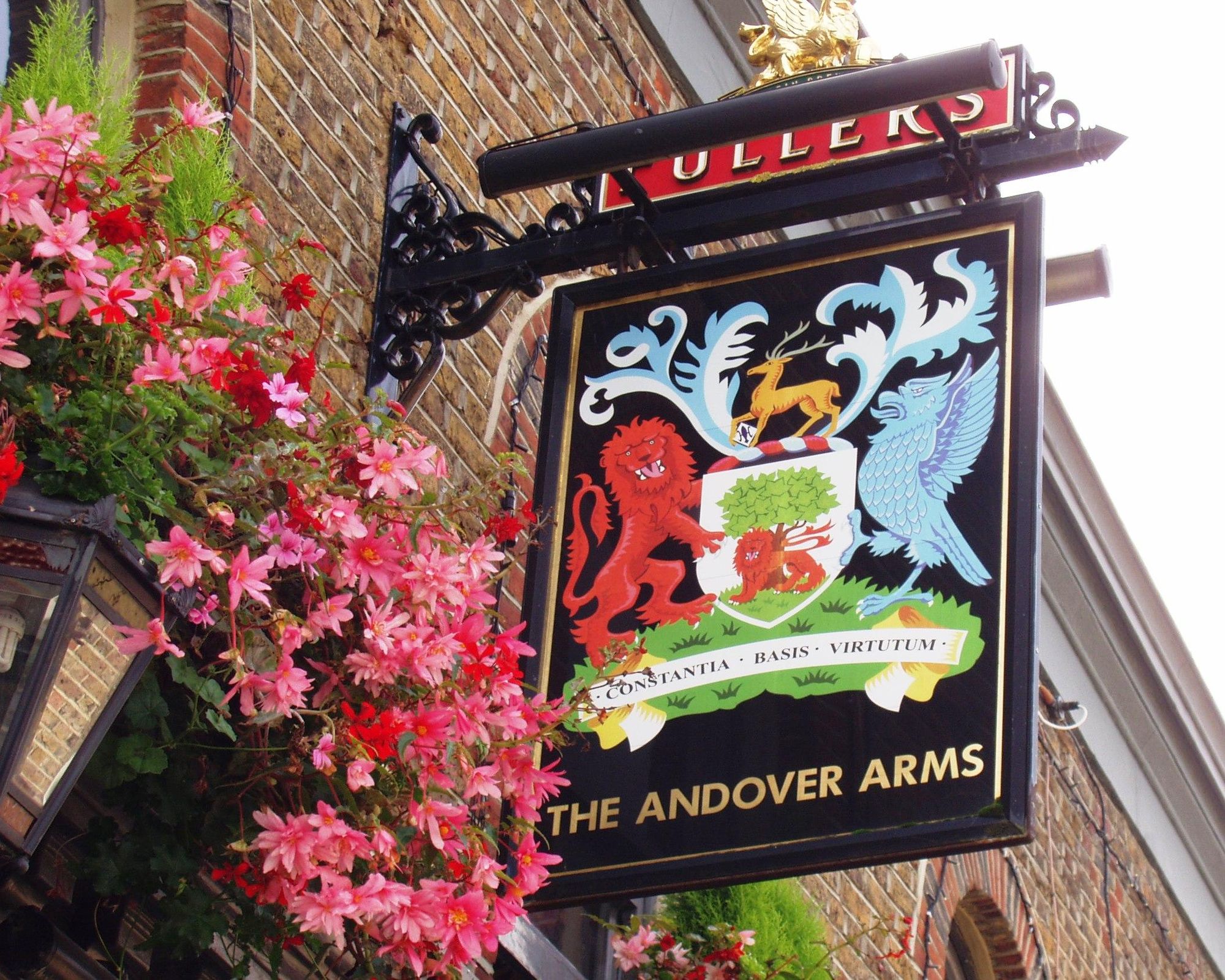 Andover Arms W6-3 Oct 2019. (Pub, External, Sign). Published on 10-10-2019
