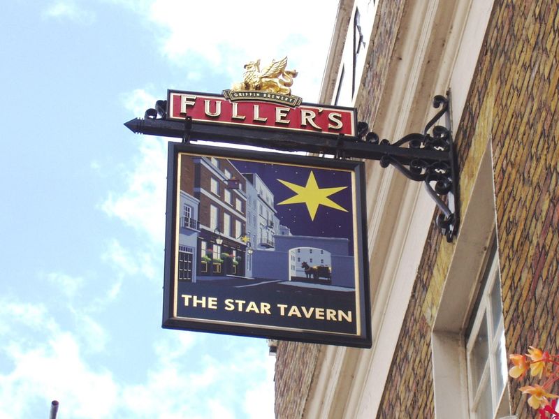 Star Tavern SW1 sign Sep 2017. (Pub, External, Sign). Published on 14-09-2017 