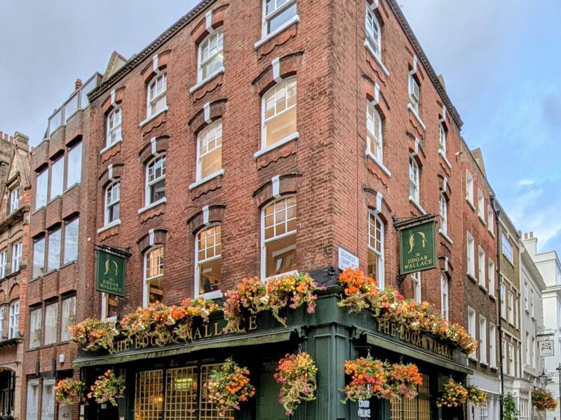 Edgar Wallace exterior via Hugh Steele. (Pub, External). Published on 11-11-2025 