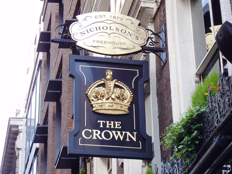 Crown W1-sign June 2017. (Pub, External, Sign). Published on 05-06-2017