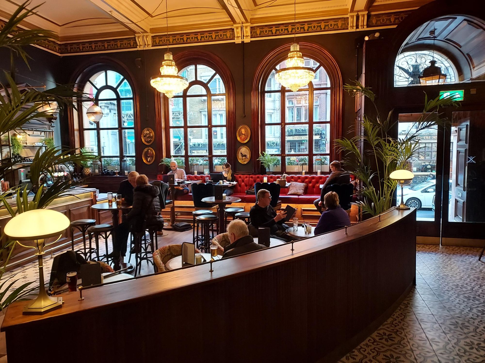 Horse & Guardsman-2 Nov 2021. (Pub, Customers). Published on 17-11-2021