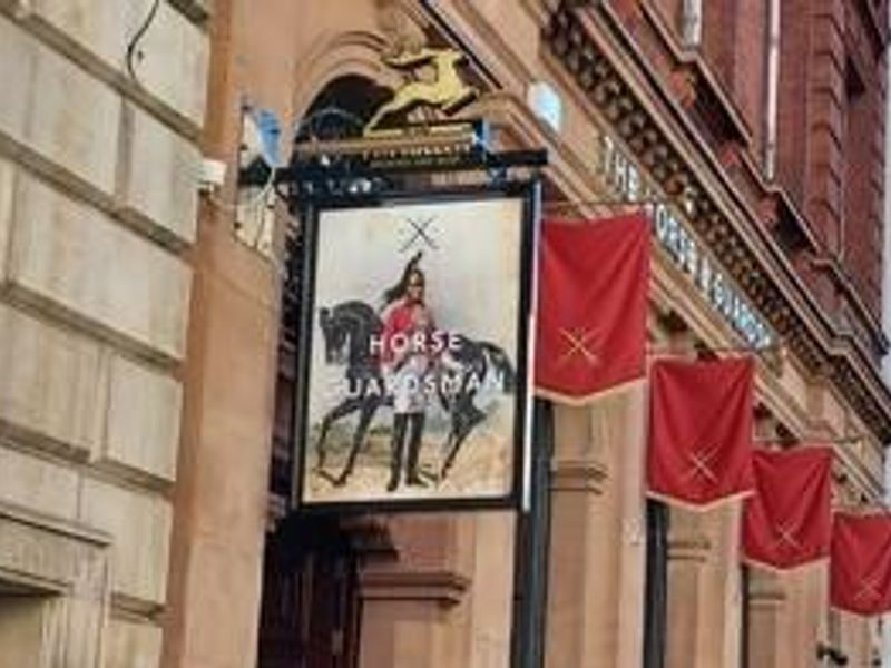 Horse & Guardsman sign Nov 2021. (Pub, Sign). Published on 14-08-2022
