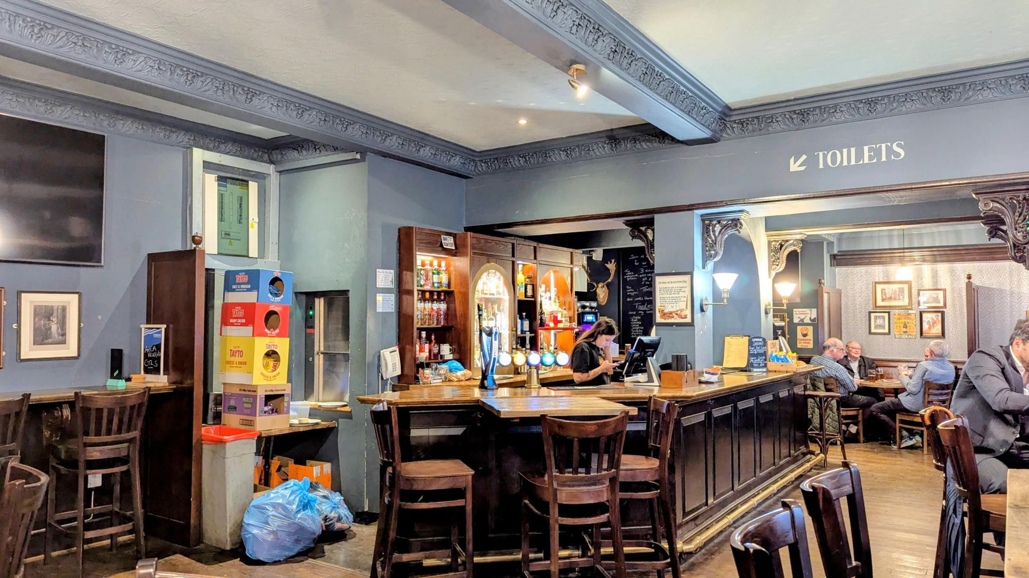 Devereux interior via Hugh Steele. (Pub, Bar). Published on 11-11-2025