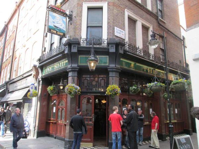 Photo date: May 2013. (Pub, External). Published on 22-08-2013