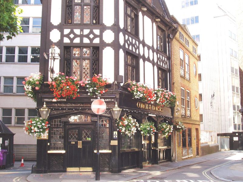 Coach & Horses Bruton St. W1-1. (Pub, External, Key). Published on 27-08-2017
