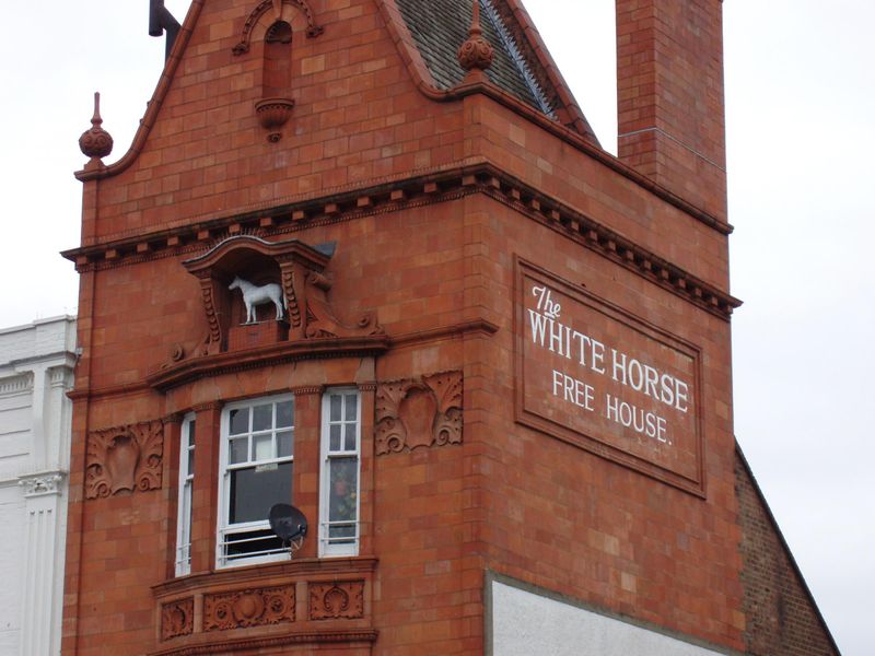 White Horse SW6 wall July 2021. (Pub, External). Published on 30-06-2021 