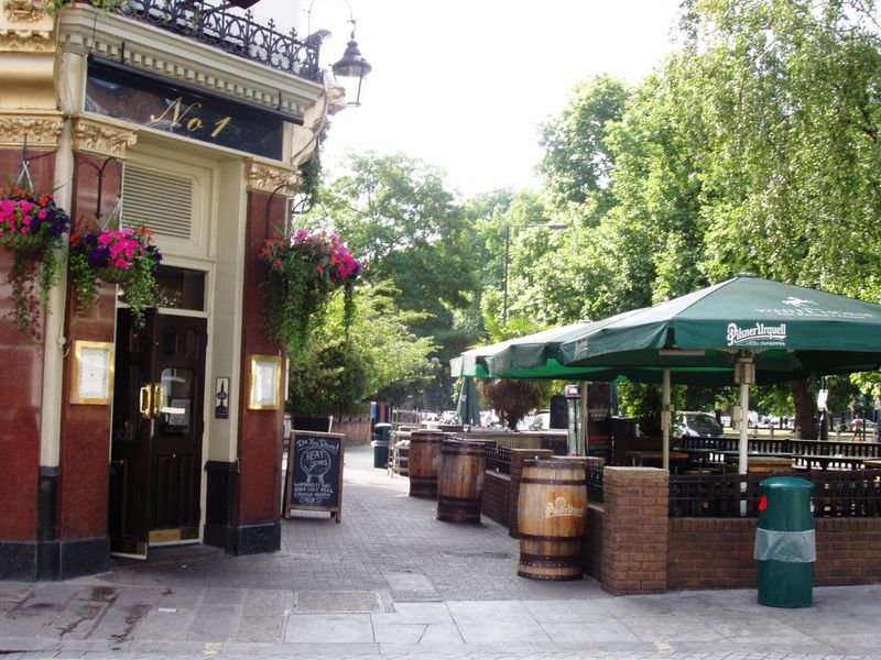 White Horse SW6-4 July 2017. (Pub, External, Key). Published on 09-07-2017