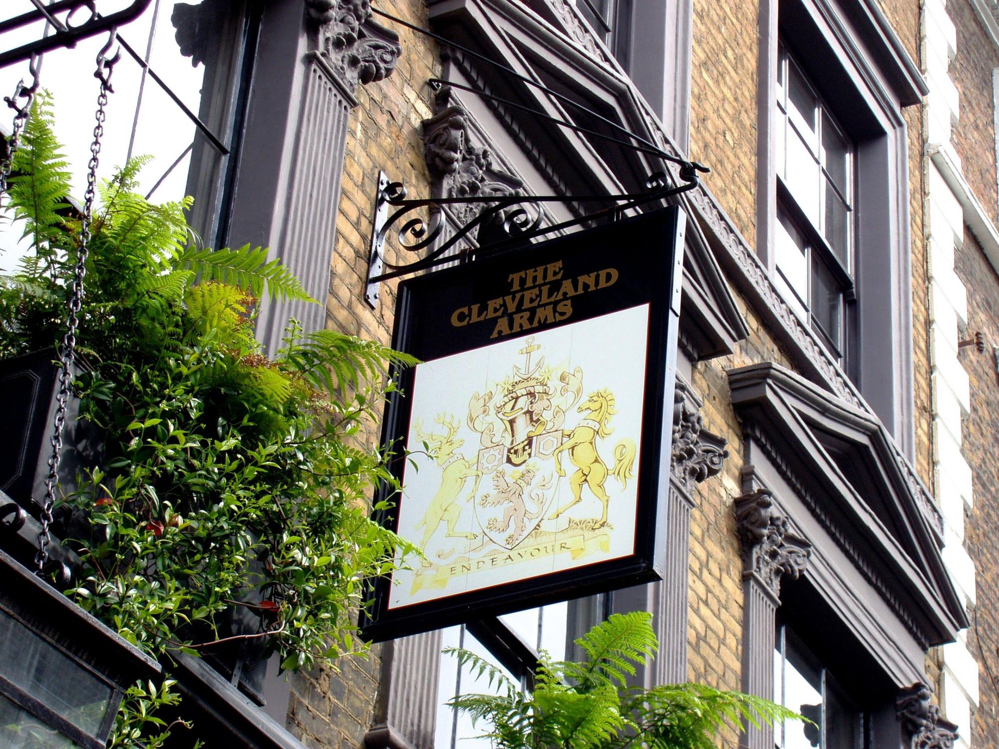 Cleveland Arms swingsign May 2018. (Pub, External, Sign). Published on 13-05-2018