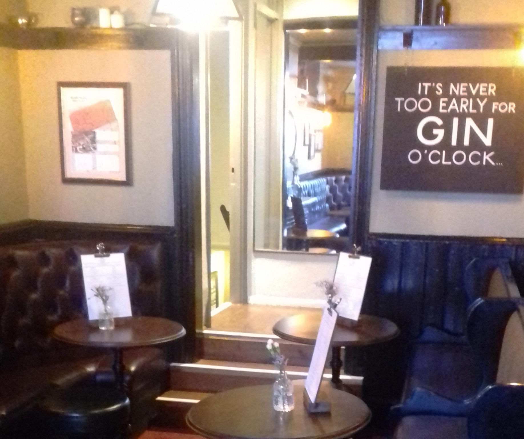 Uxbridge Arms W8 interior. (Pub, Bar). Published on 24-04-2017