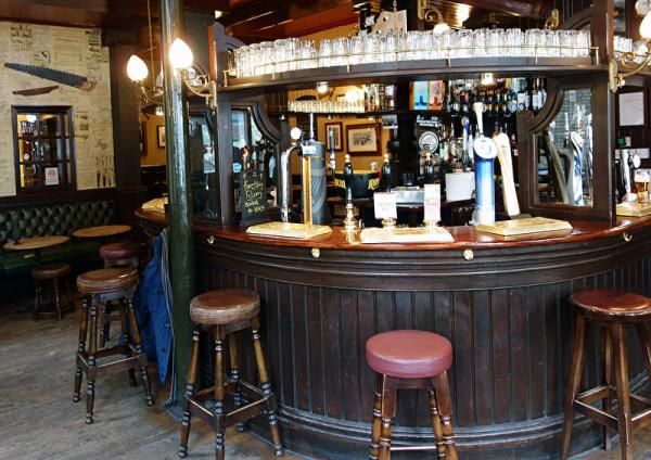 Carpenters Arms Marylebone inside1. (Pub, Bar). Published on 28-01-2015