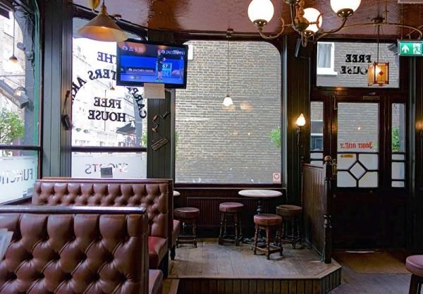 Carpenters Arms Marylebone inside2. (Pub, Bar). Published on 28-01-2015