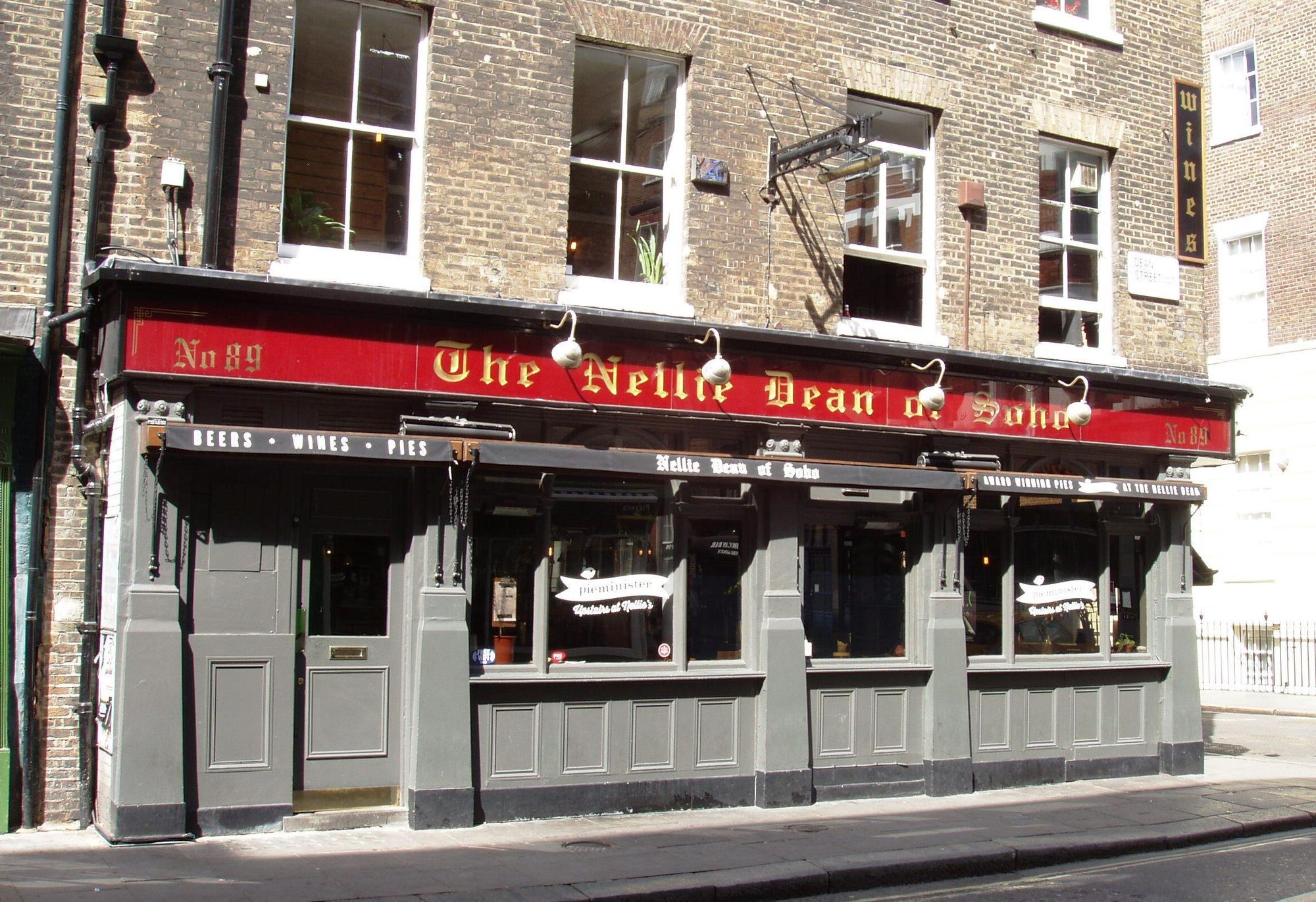 Nellie Dean W1-2 June 2017. (Pub, External). Published on 04-06-2017