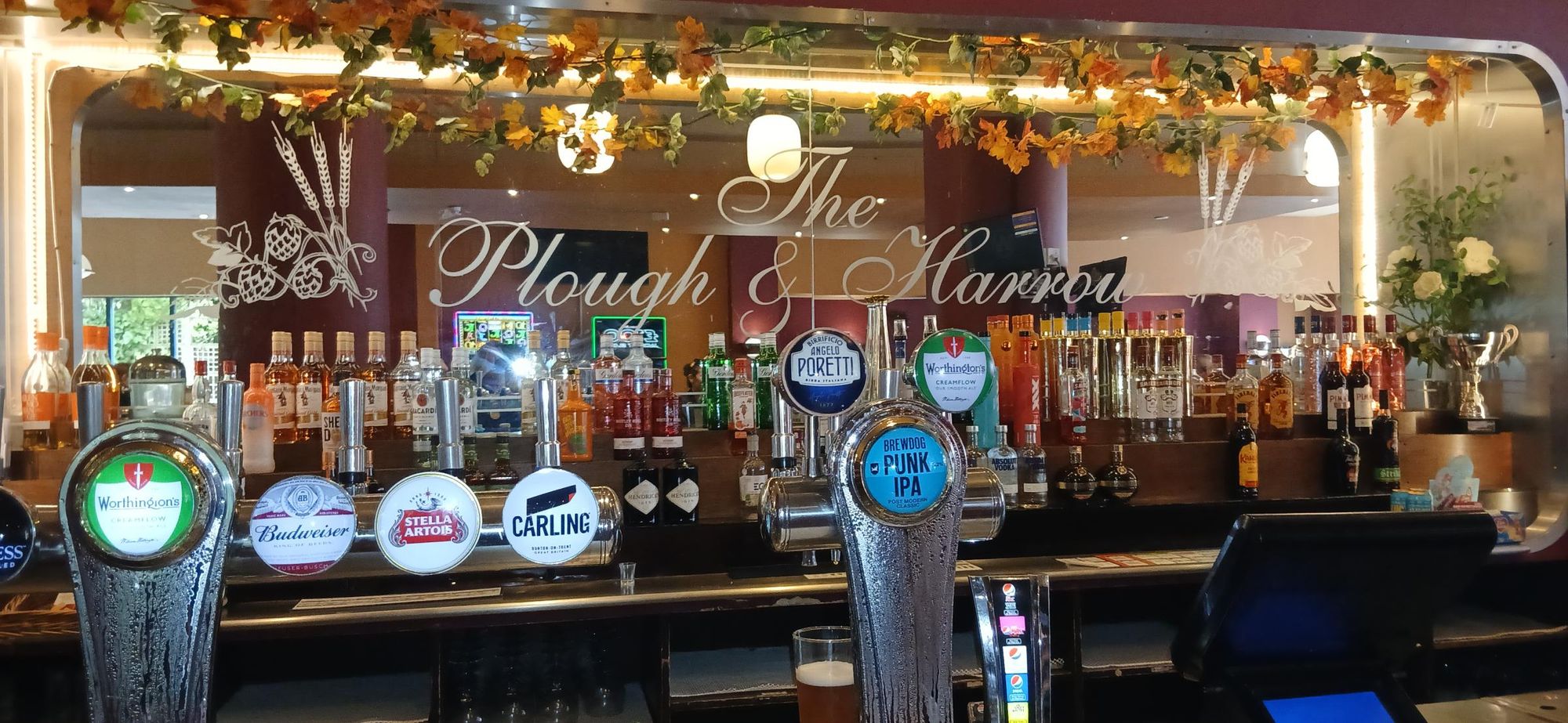 P&H mirror. (Pub, Bar). Published on 04-06-2025