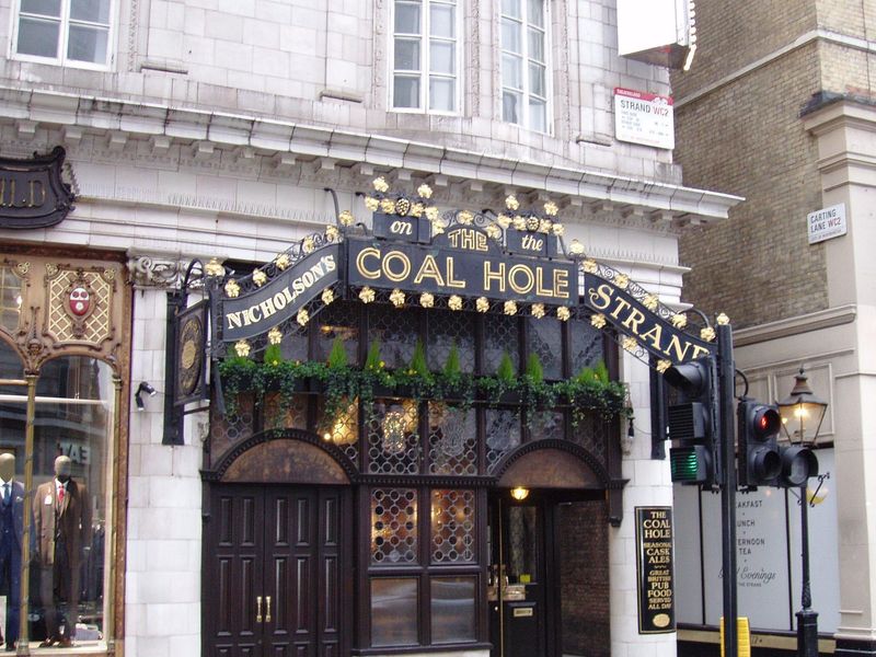 Coal Hole WC2 Jan 2017. (Pub, External, Key). Published on 08-01-2017