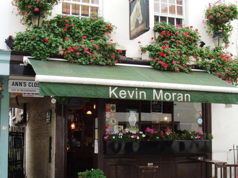 Belgravia, Nags Head. (Pub, External). Published on 21-10-2013 