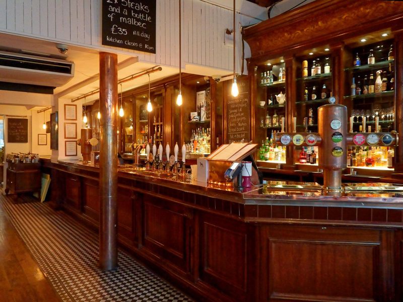 The Lamb, Chiswick. Photo taken Nov 2018. (Pub, Bar). Published on 20-03-2026 