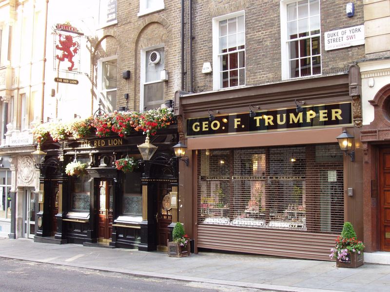 Red Lion SW1Y 6JP-2 July 2018. (Pub, External). Published on 22-07-2018 