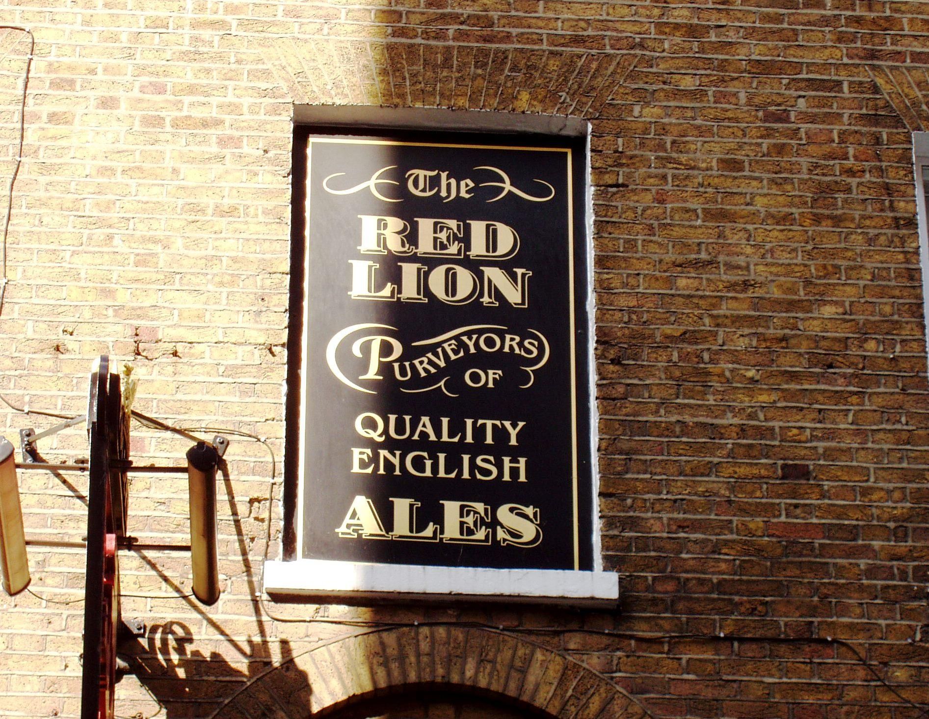 Red Lion SW1Y 6JP-4 July 2018. (Pub, External). Published on 22-07-2018