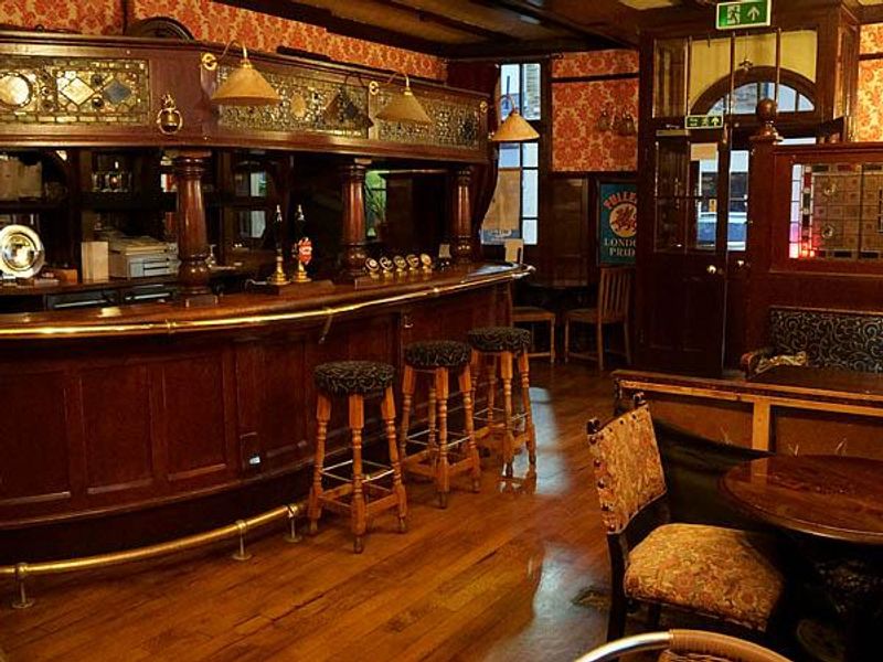 Front Bar. (Pub, Bar). Published on 21-11-2018