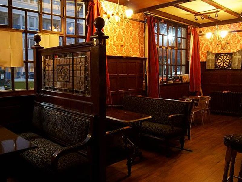 Front Bar seating area. (Pub). Published on 21-11-2018