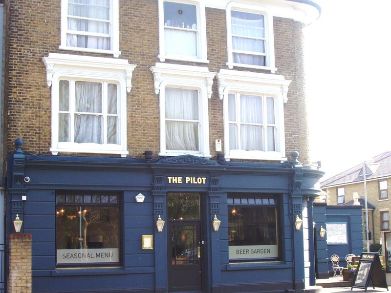 Pilot W4 2015. (Pub, External, Key). Published on 19-10-2016