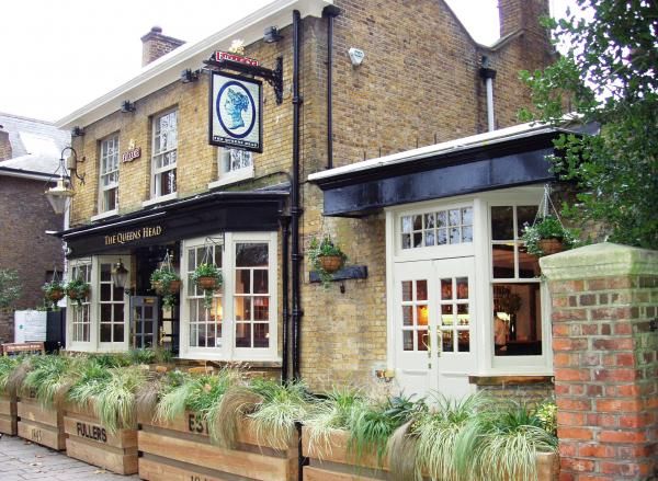 Queens Head W6-2 Nov 2015. (Pub, External). Published on 10-11-2015
