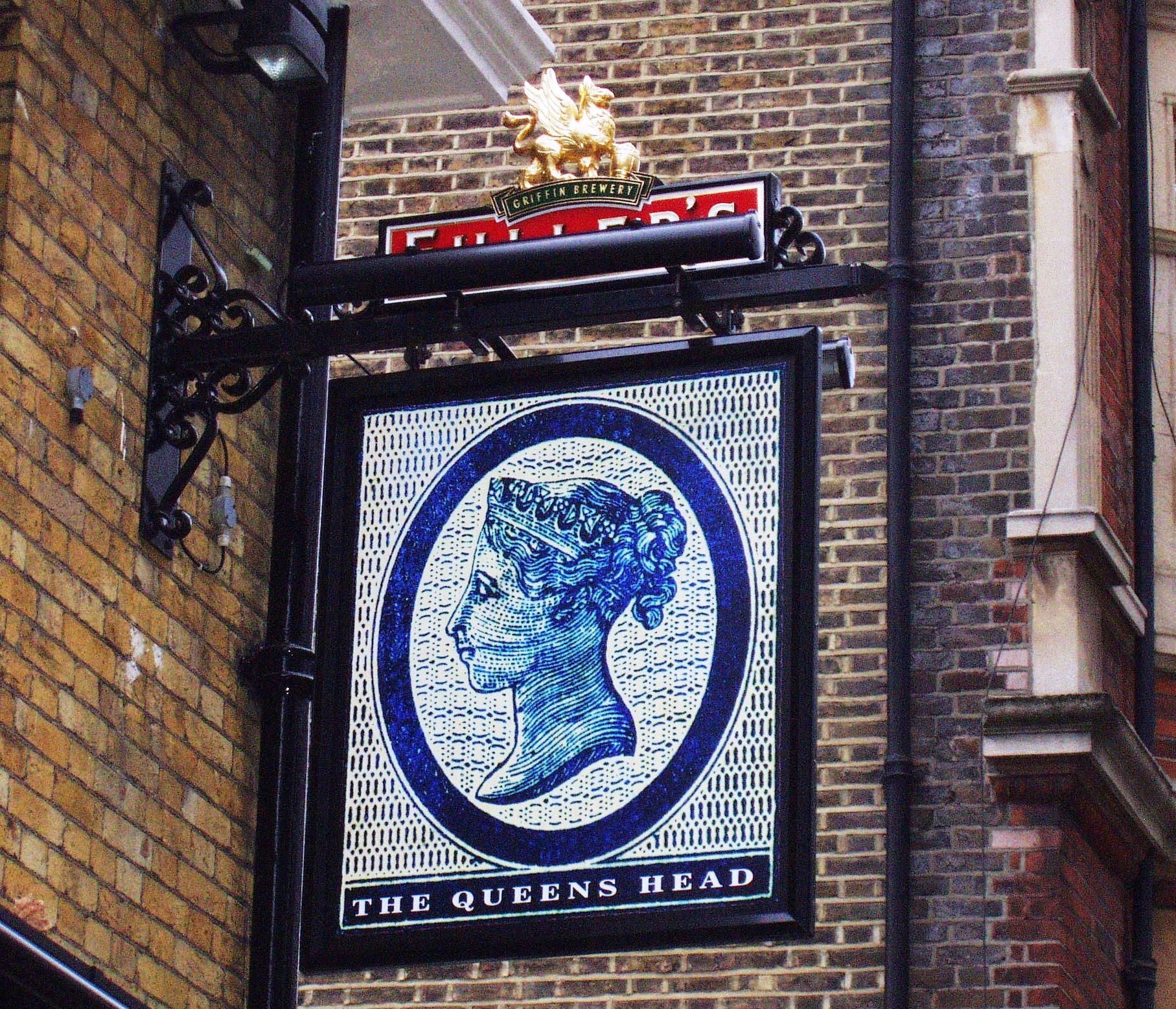 Queens Head W6 sign Nov 2015. (Pub, External, Sign). Published on 04-01-2017
