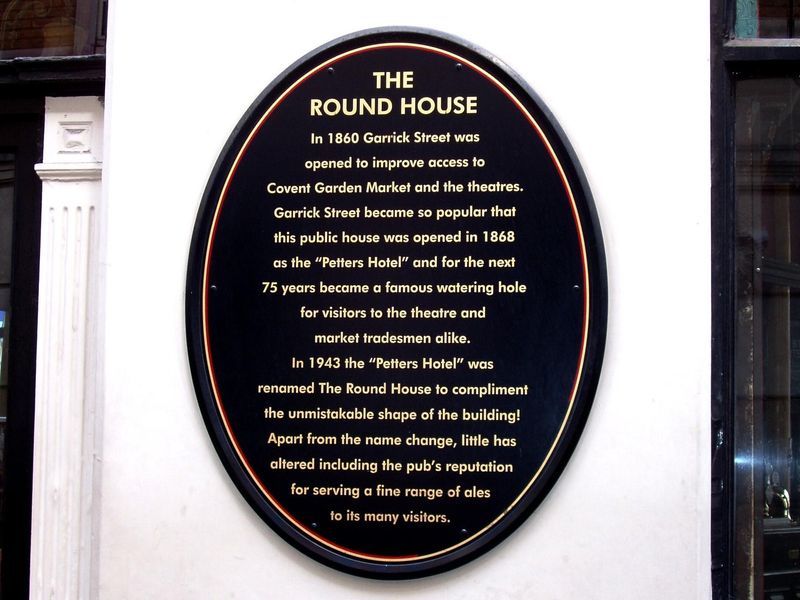 Round House WC2 plaque. (Pub, External, Sign). Published on 08-01-2017