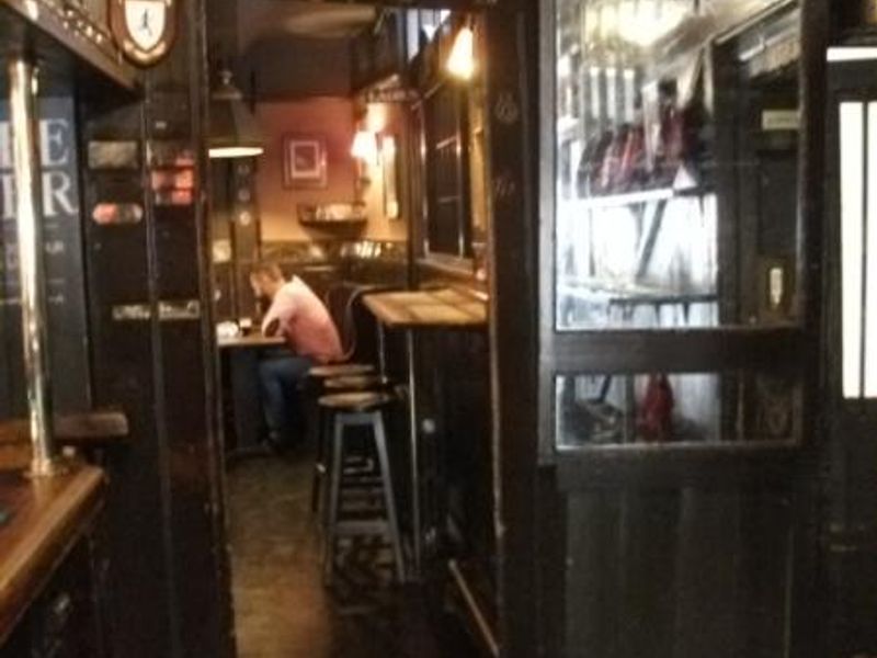 Thru to the backroom. (Pub, Bar, Customers). Published on 08-08-2015
