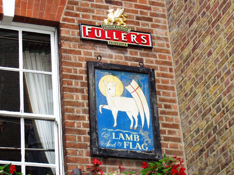 Lamb & Flag sign WC2 Sep 2017. (Pub, External, Sign). Published on 17-09-2017