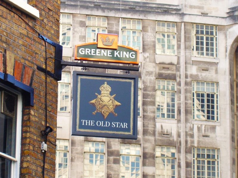 Old Star-swingsign Mar 2025. (Pub, External, Sign). Published on 02-03-2025