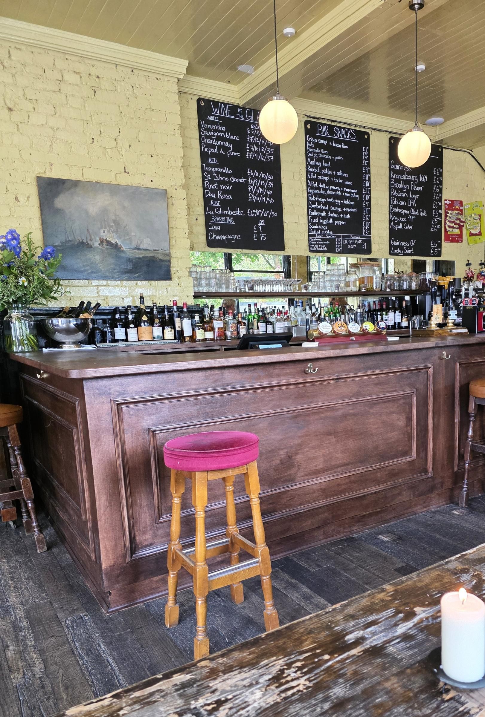 Hawthorn W6 interior. (Pub, Bar). Published on 29-05-2025