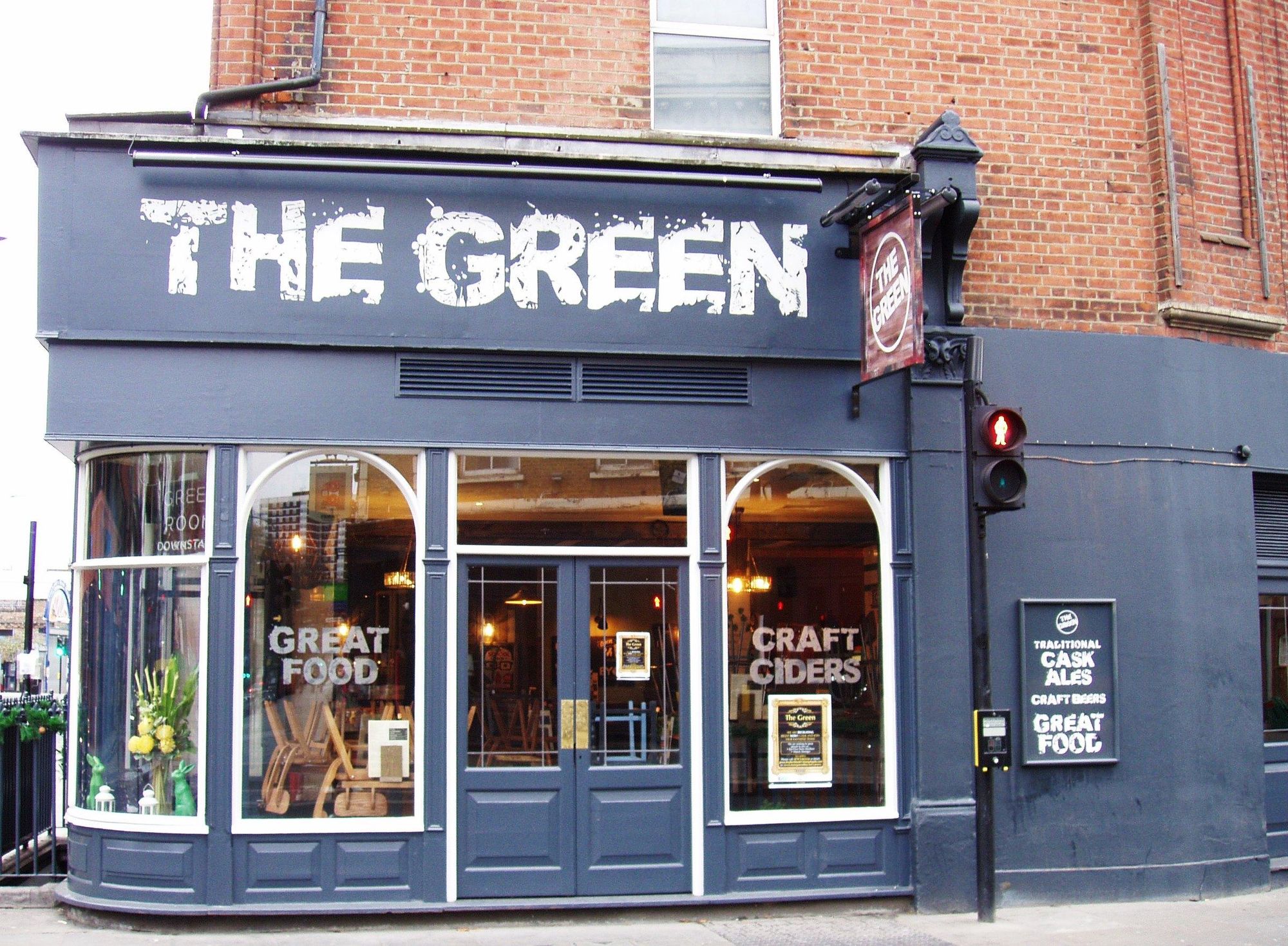 Green W12 side Dec 2016. (Pub, External). Published on 25-12-2016