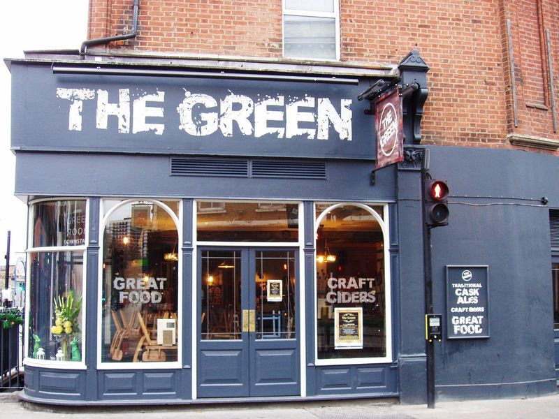 Green W12 side Dec 2016. (Pub, External). Published on 25-12-2016