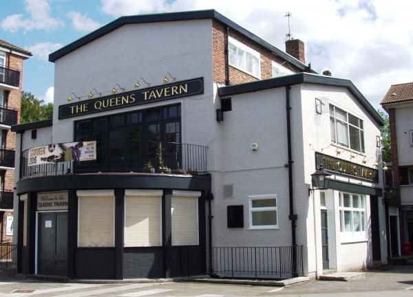 Queens Tavern W12 June 2016. (Pub, External, Key). Published on 24-06-2016