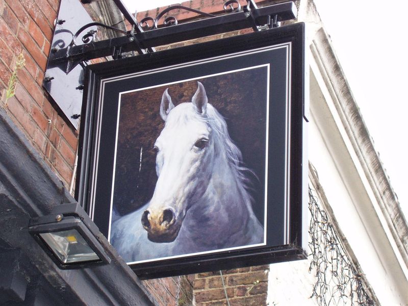 White Horse W6 sign. (Pub, Sign). Published on 14-11-2021 