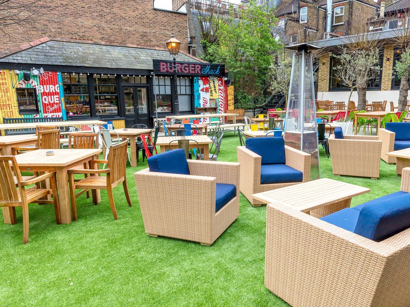 Eagle, Sh Bush -2017. (Pub, External, Garden). Published on 12-06-2017