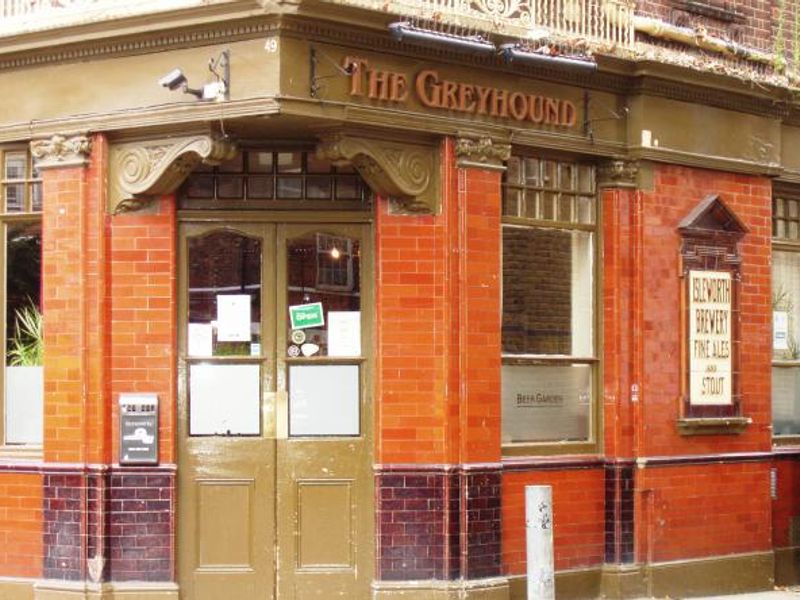 Shepherds Bush, Greyhound2. (Pub, External). Published on 07-08-2013