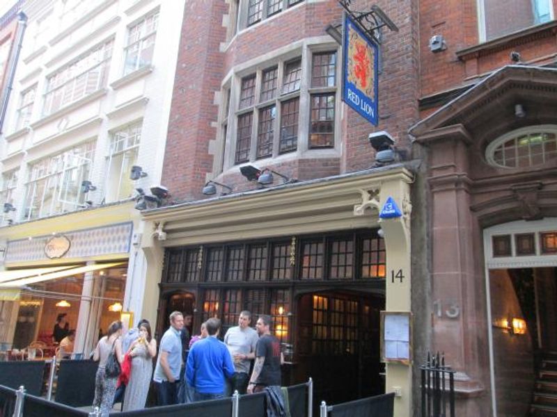 Photo date: June 2013. (Pub, External). Published on 27-07-2013