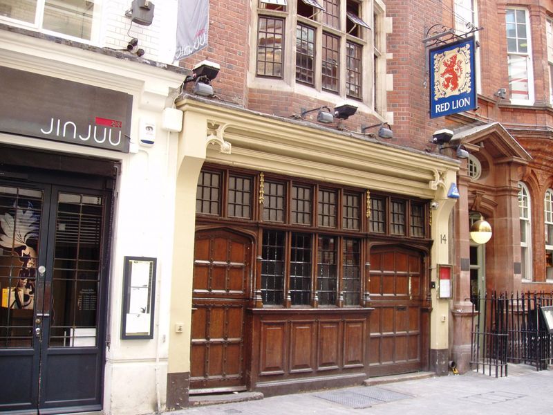 Red Lion W1-2 June 2017. (Pub, External). Published on 06-06-2017
