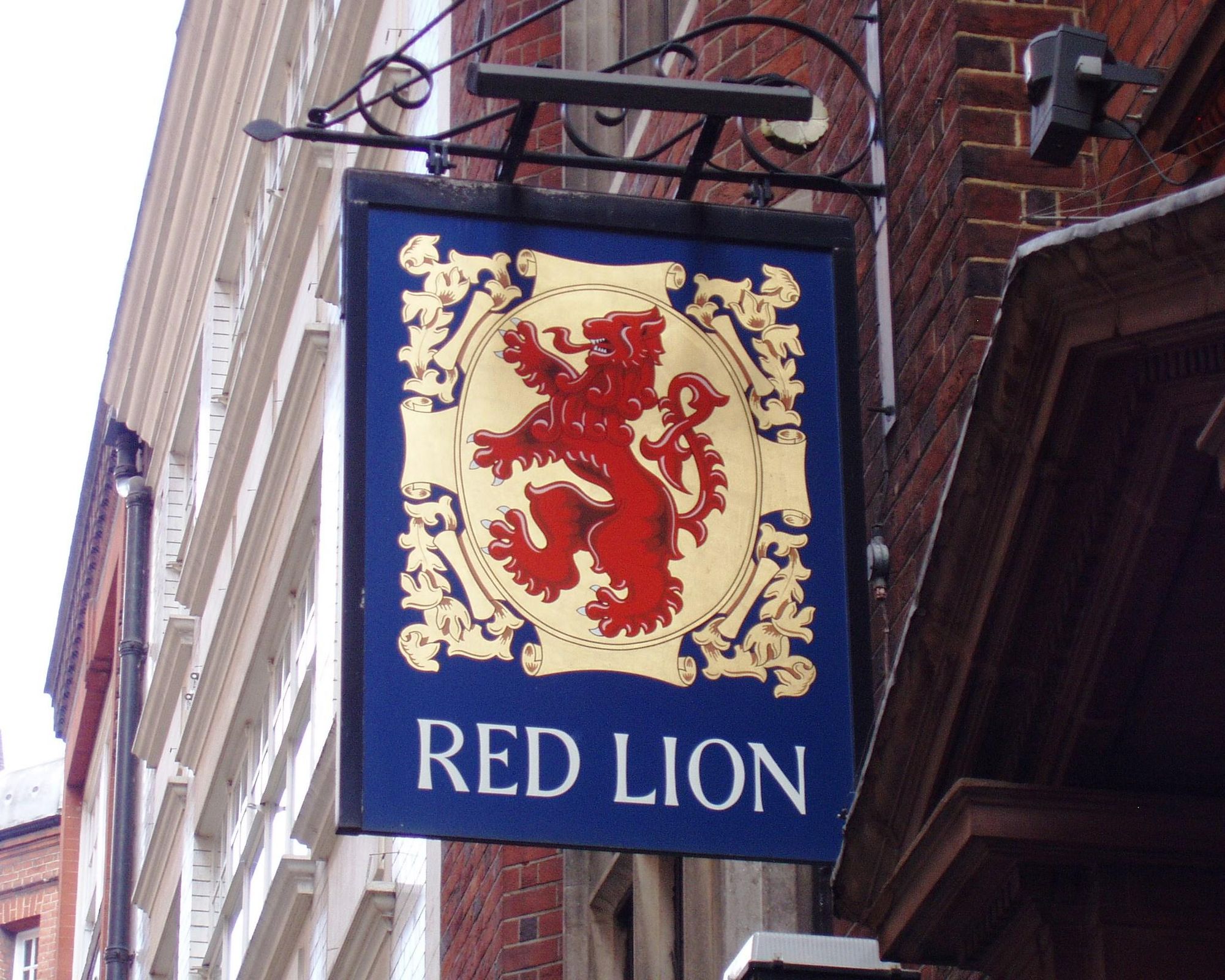 Red Lion W1-3 June 2017. (Pub, External, Sign). Published on 06-06-2017